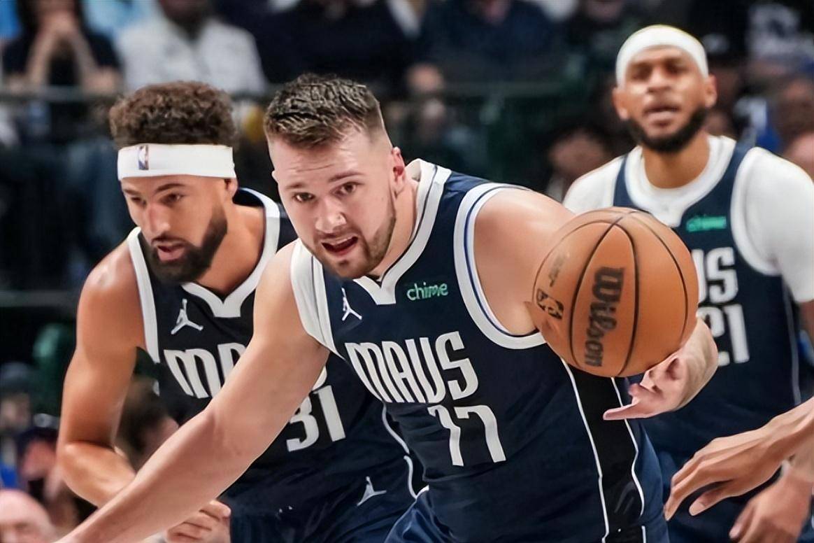 关于波特兰开拓者训练开放日,冲刺阶段更衣室发声引欢呼,全明星赛在即,轮换策略成焦点的信息 关于波特兰开拓者训练开放日,冲刺阶段更衣室发声引欢呼,全明星赛在即,轮换策略成焦点的信息